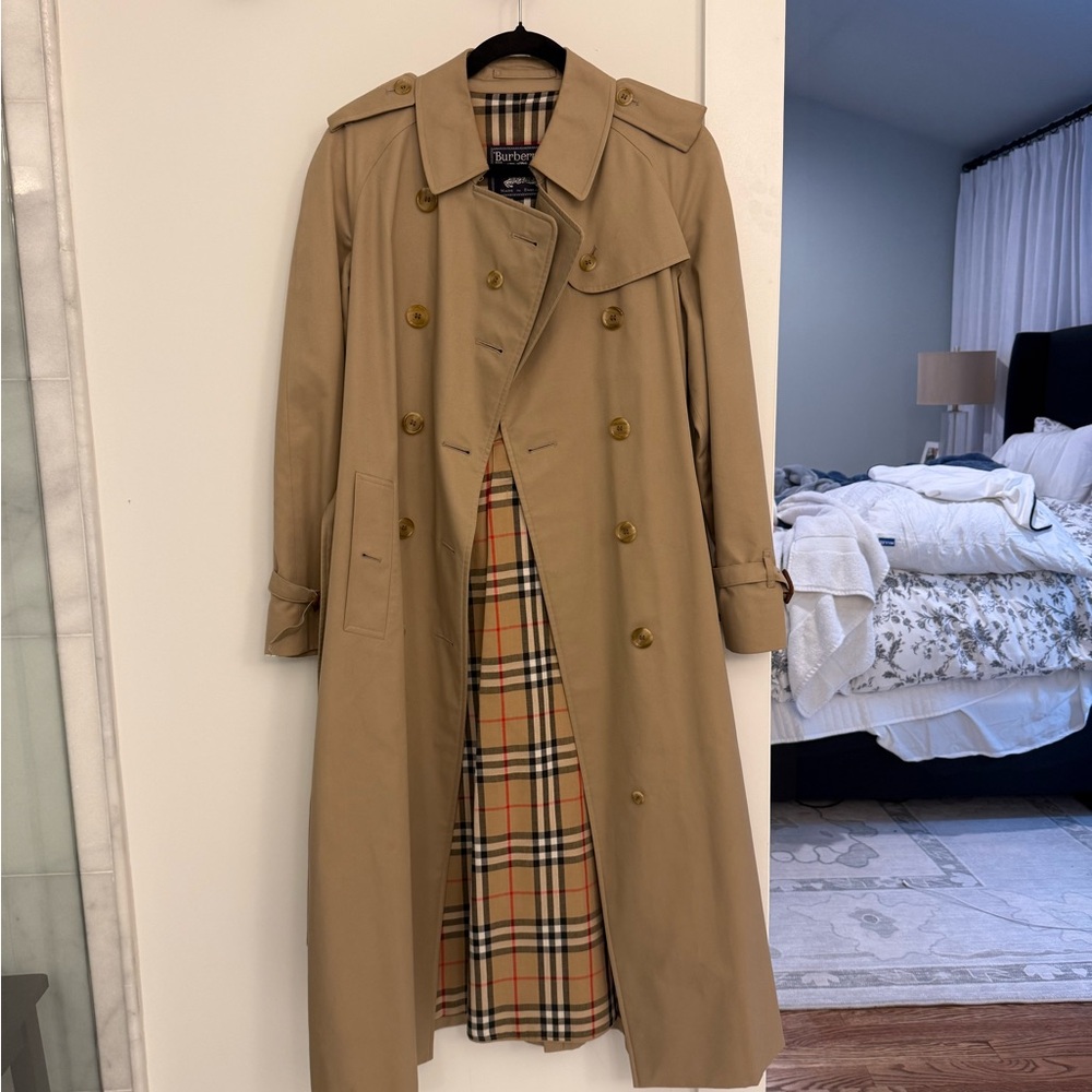 Vintage Burberry Classic Tan Trench Coat size Small 4-6/8